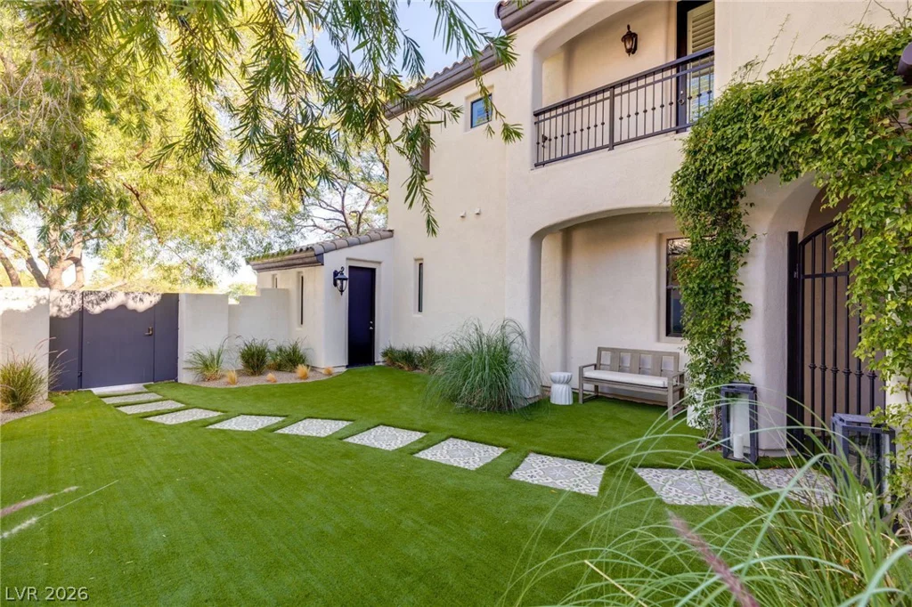 2747 Turtle Head Peak, Las Vegas, NV 89135