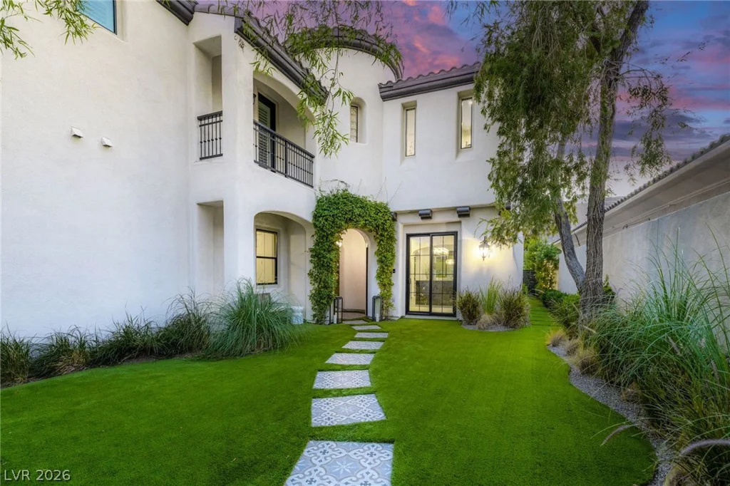 2747 Turtle Head Peak, Las Vegas, NV 89135
