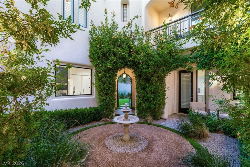 2747 Turtle Head Peak, Las Vegas, NV 89135
