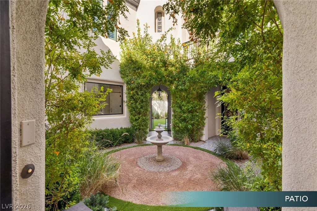 2747 Turtle Head Peak, Las Vegas, NV 89135