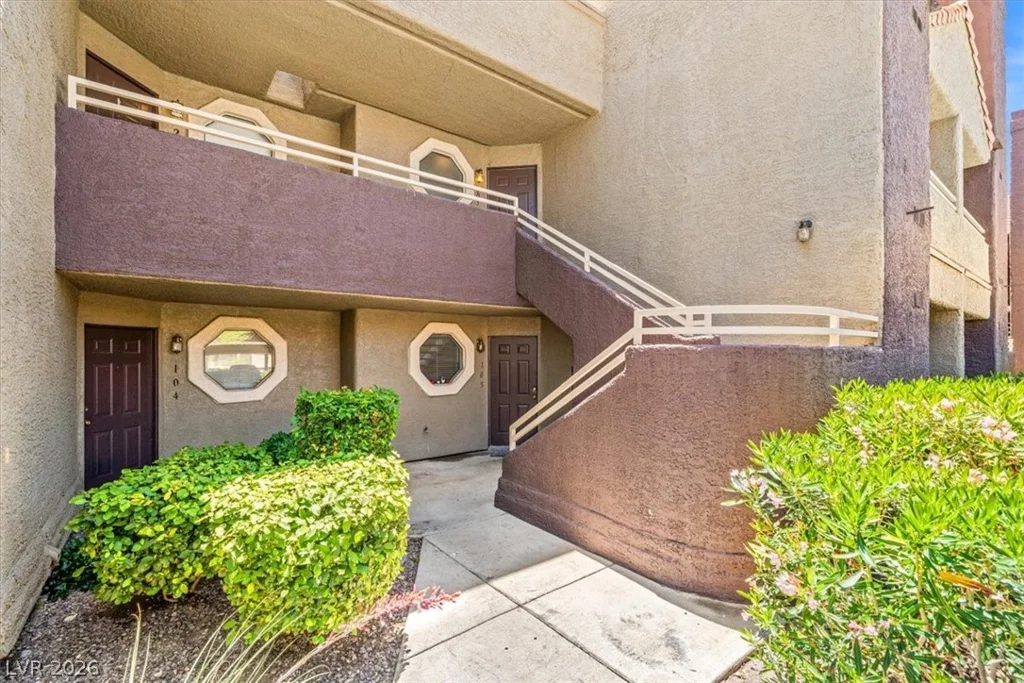 5066 Rainbow, Las Vegas, NV 89118