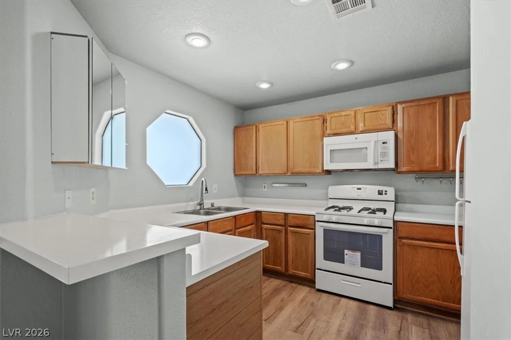 5066 Rainbow, Las Vegas, NV 89118