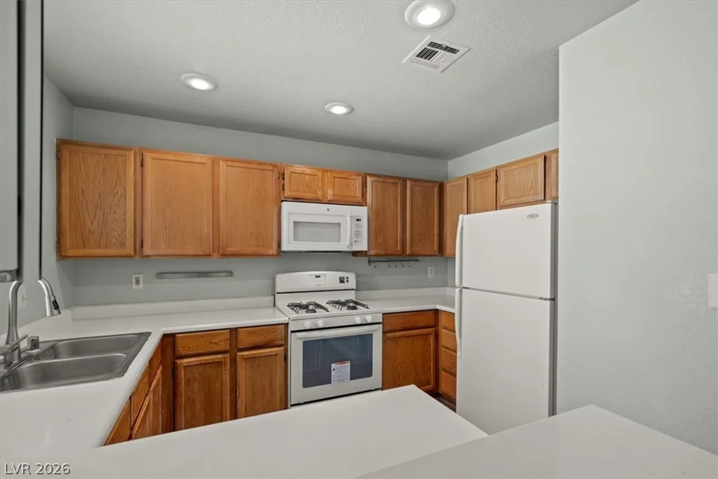 5066 Rainbow, Las Vegas, NV 89118