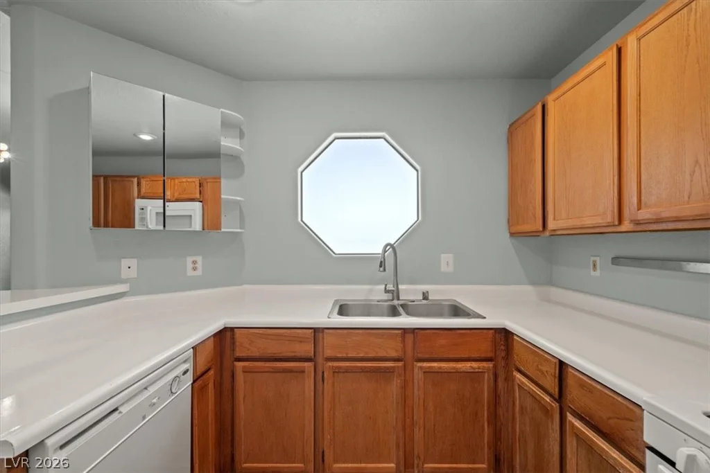 5066 Rainbow, Las Vegas, NV 89118