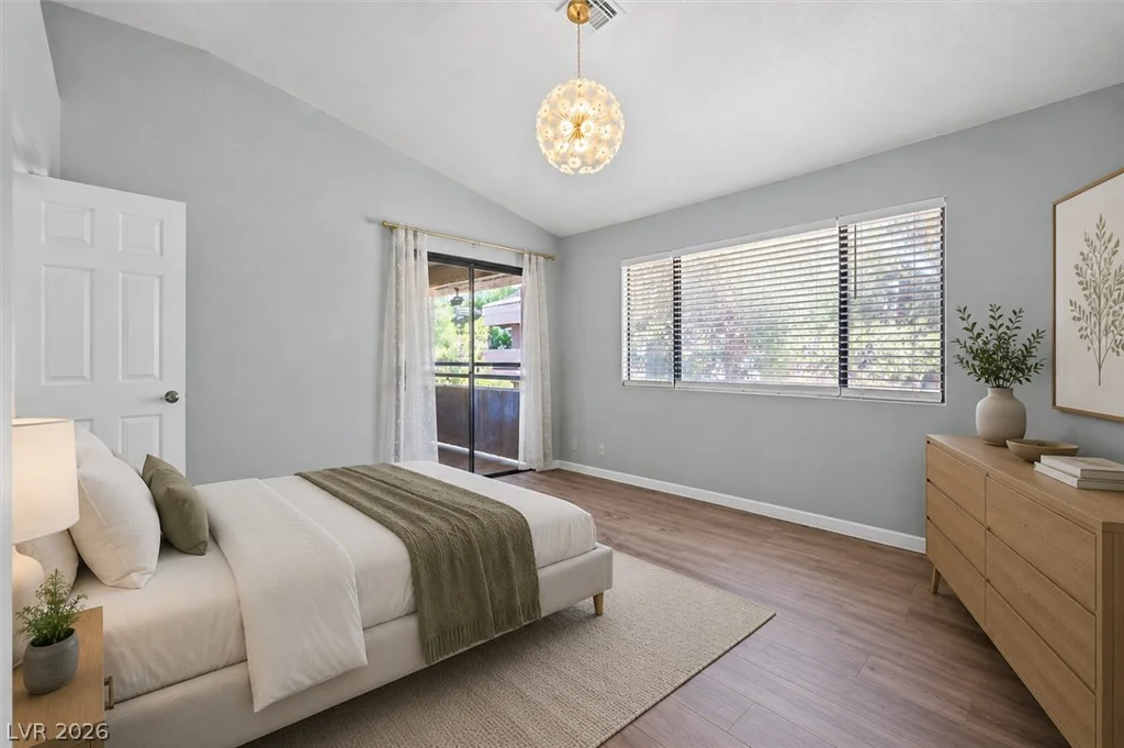 5066 Rainbow, Las Vegas, NV 89118