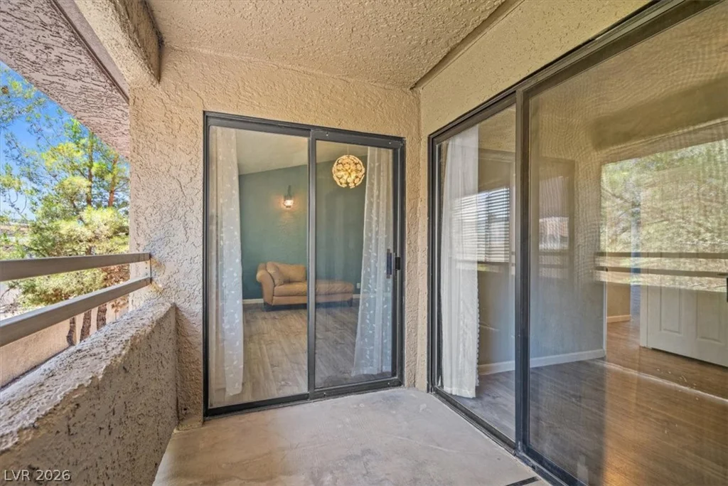 5066 Rainbow, Las Vegas, NV 89118