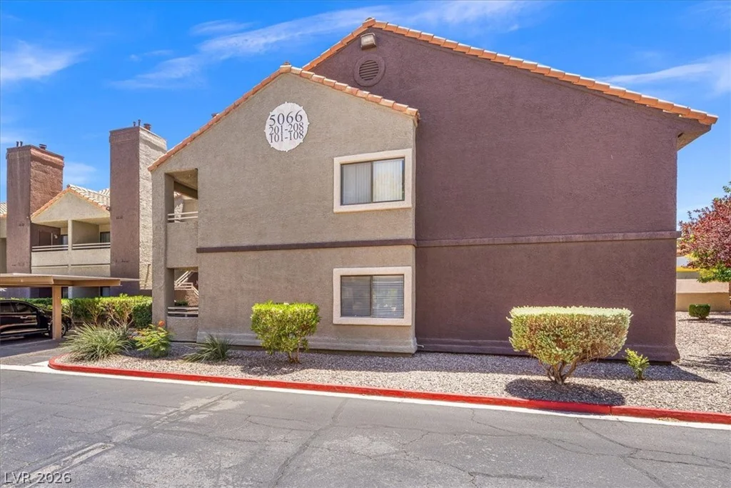 5066 Rainbow, Las Vegas, NV 89118