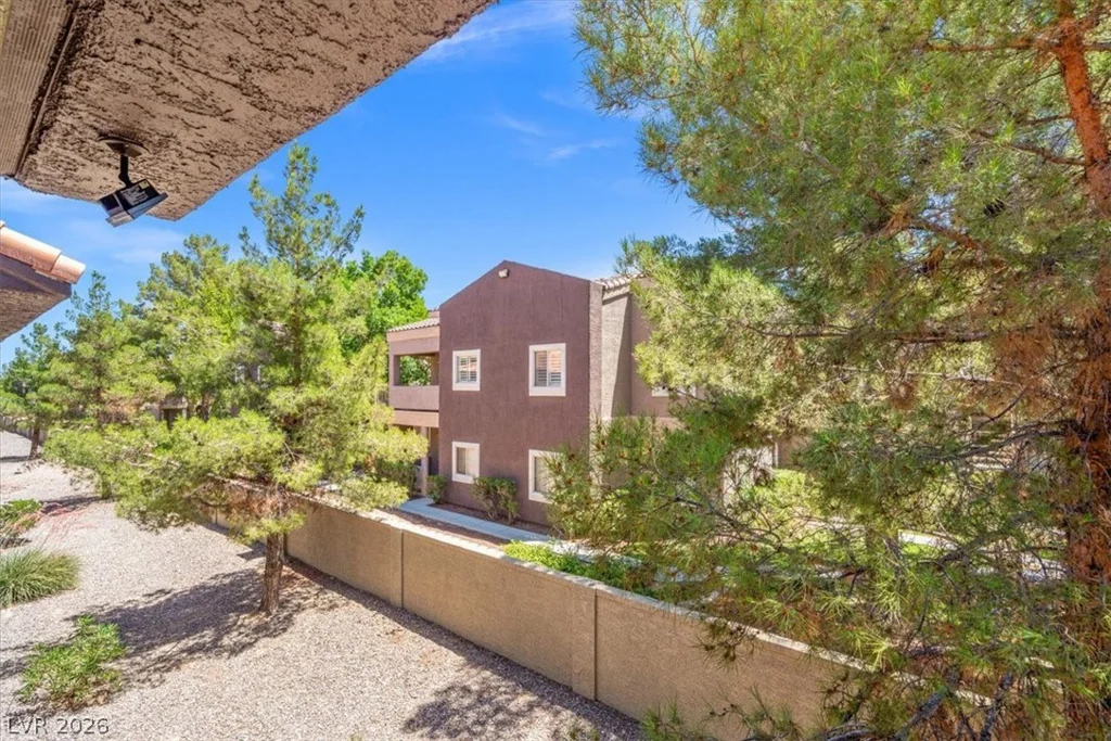 5066 Rainbow, Las Vegas, NV 89118