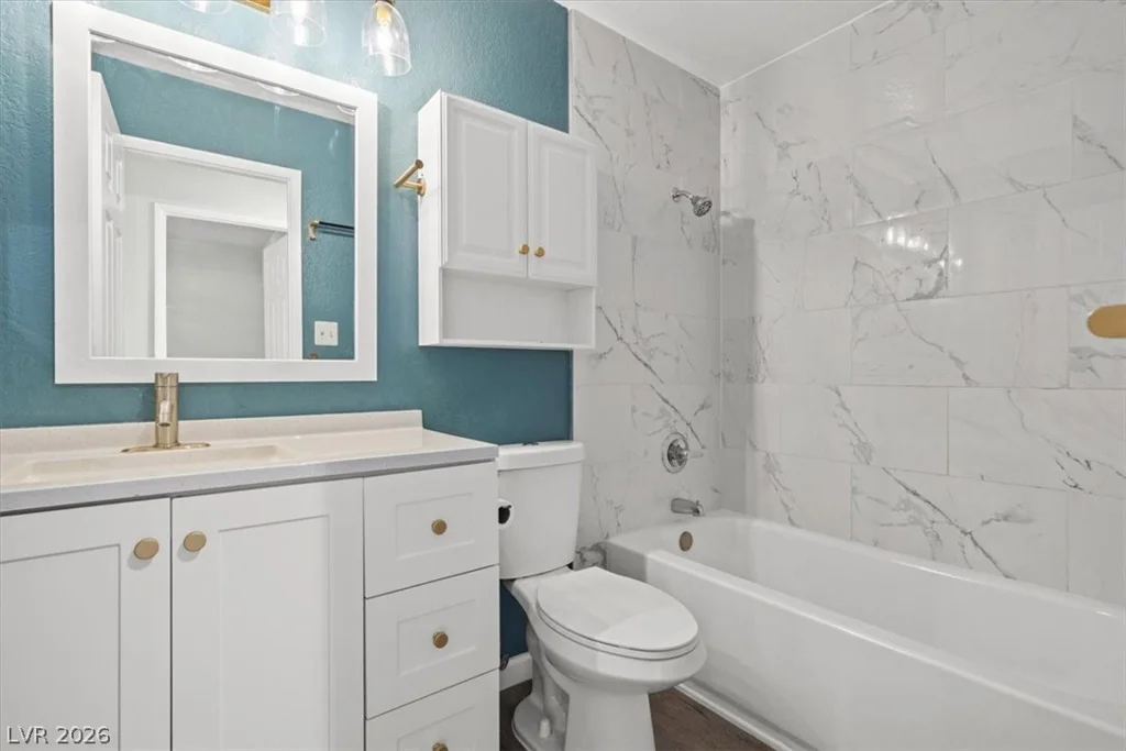 5066 Rainbow, Las Vegas, NV 89118