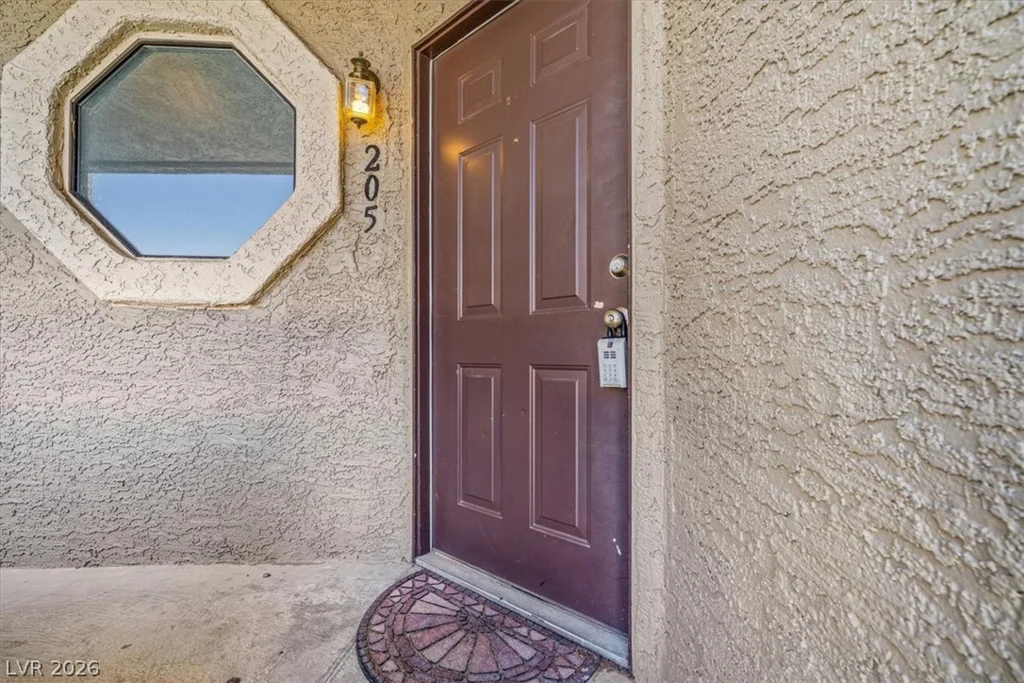 5066 Rainbow, Las Vegas, NV 89118