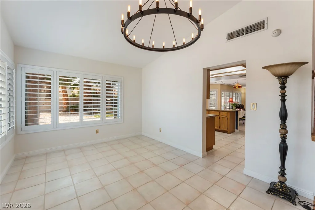 911 Nawkee, North Las Vegas, NV 89031