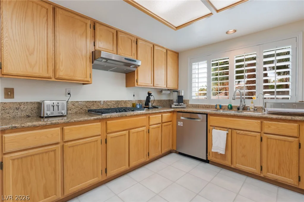 911 Nawkee, North Las Vegas, NV 89031