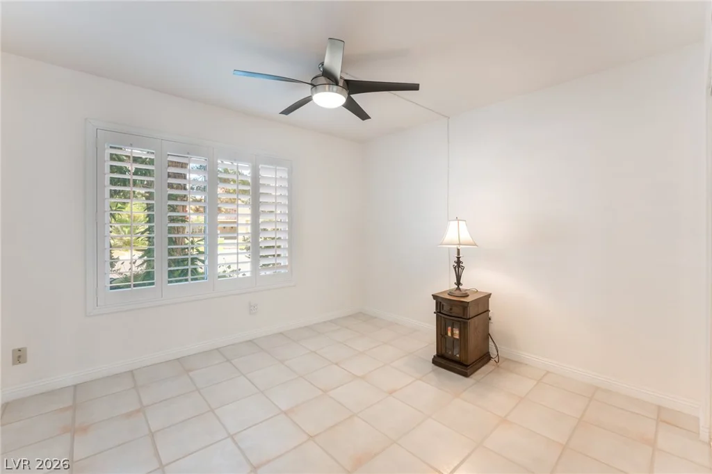 911 Nawkee, North Las Vegas, NV 89031