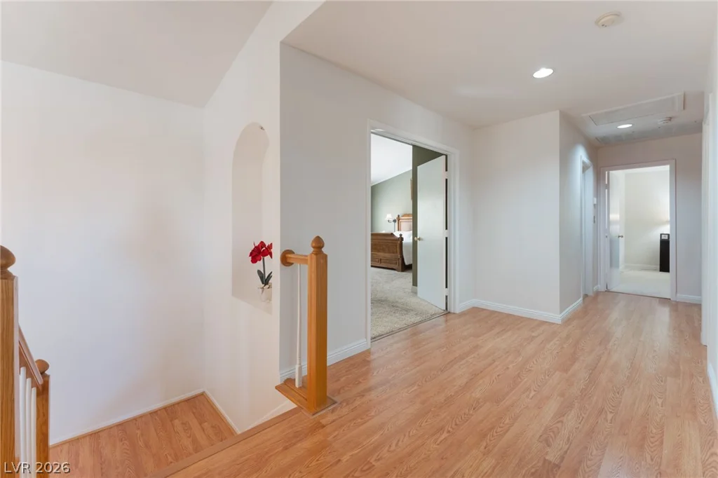 911 Nawkee, North Las Vegas, NV 89031