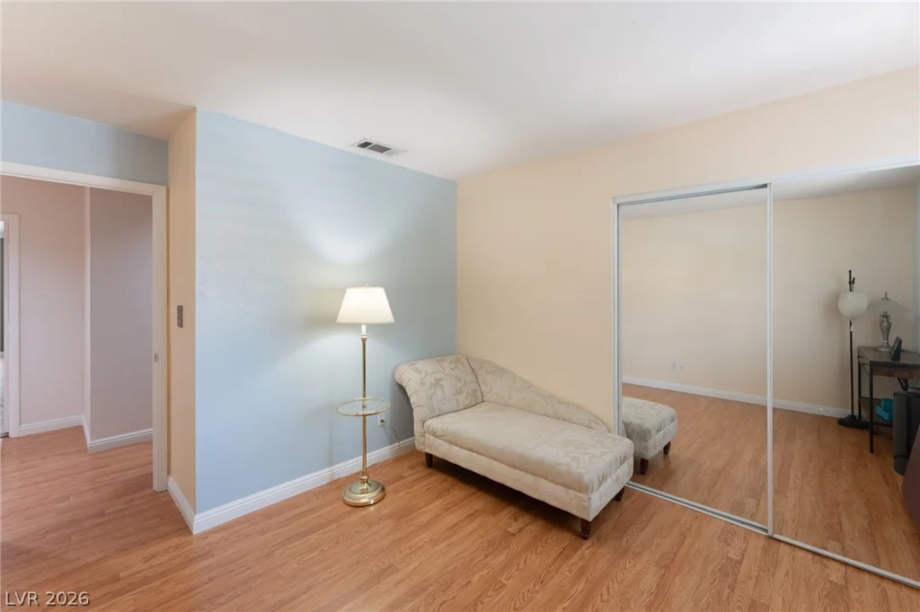 911 Nawkee, North Las Vegas, NV 89031