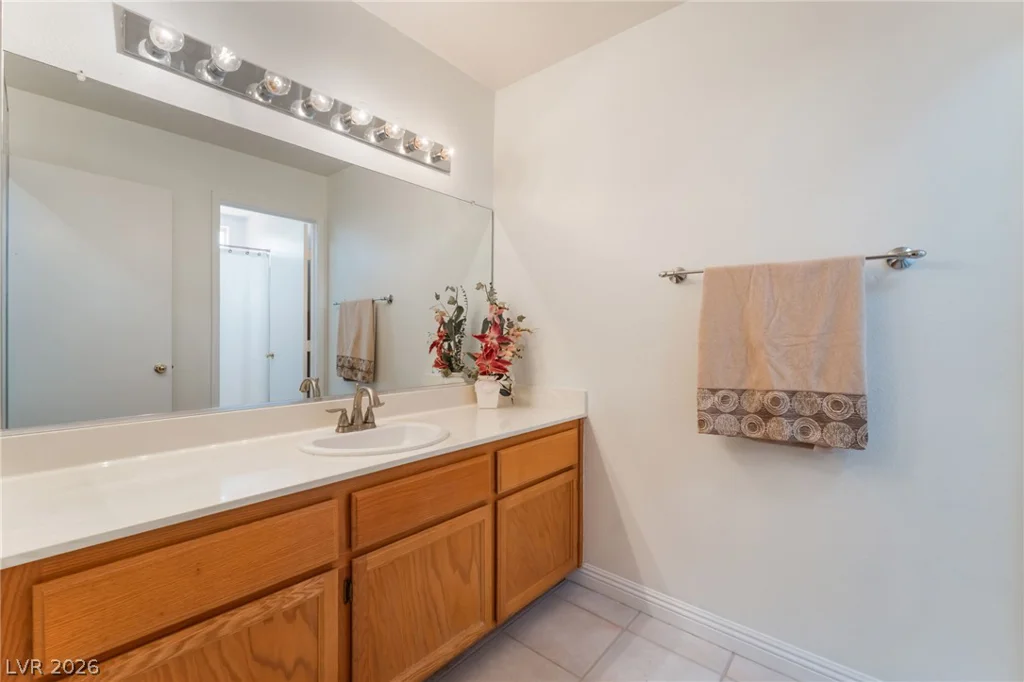 911 Nawkee, North Las Vegas, NV 89031