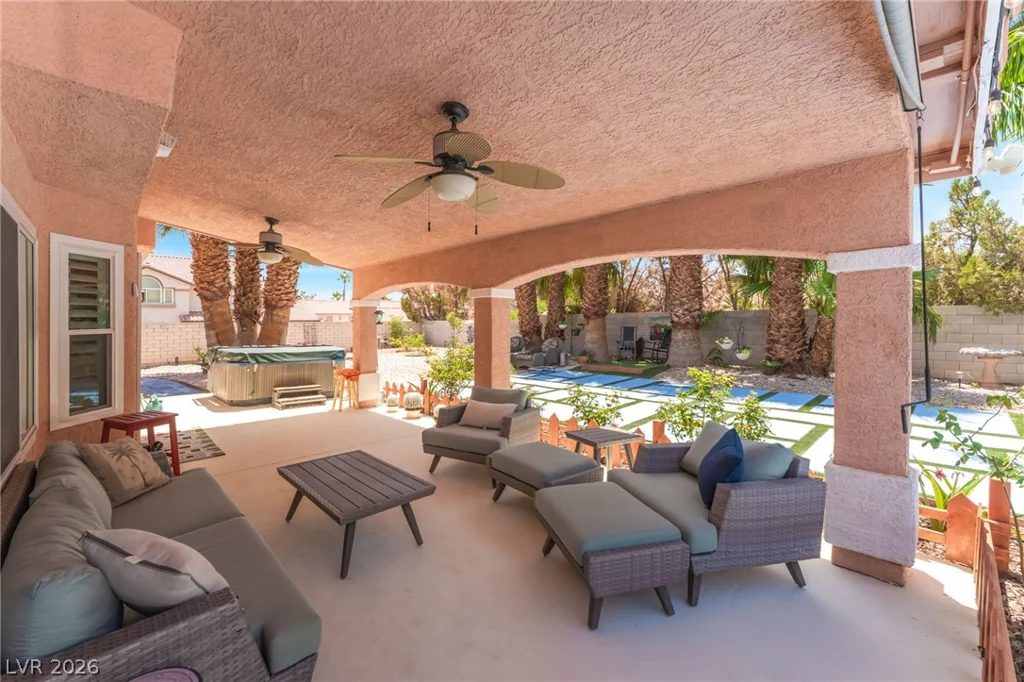 911 Nawkee, North Las Vegas, NV 89031