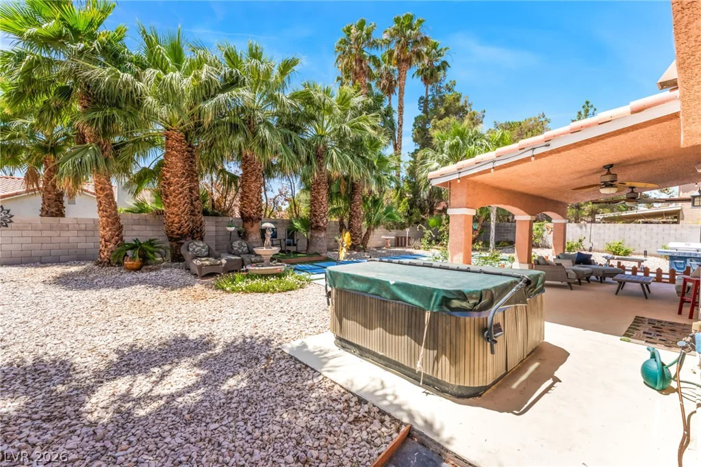 911 Nawkee, North Las Vegas, NV 89031