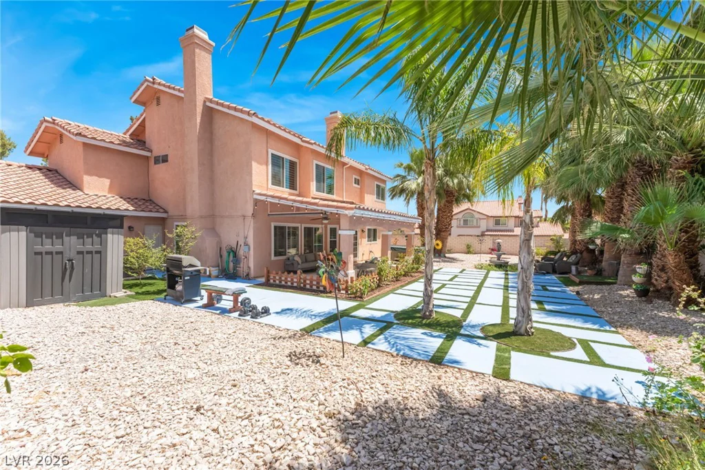 911 Nawkee, North Las Vegas, NV 89031