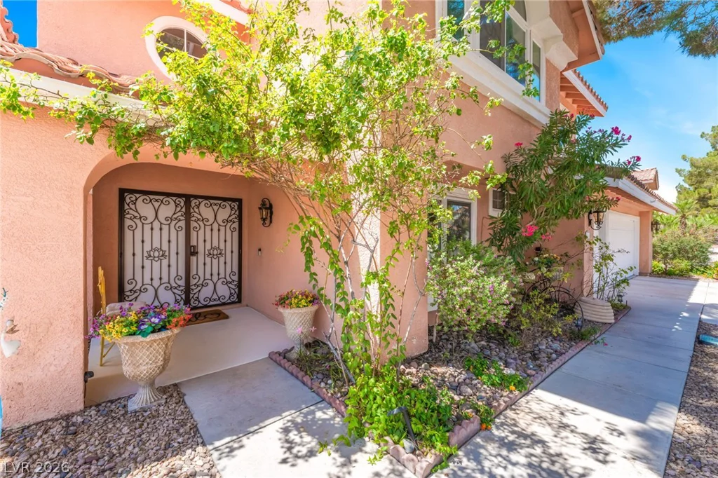 911 Nawkee, North Las Vegas, NV 89031