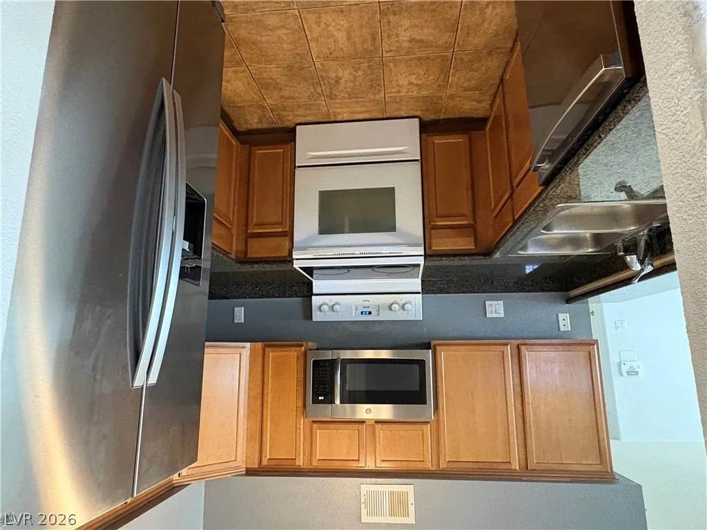 9325 Desert Inn, Las Vegas, NV 89117