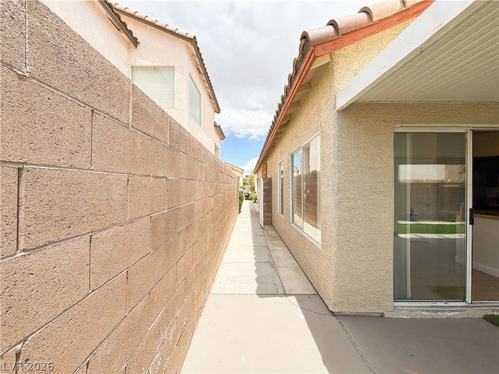 7971 Blue Brook, Las Vegas, NV 89147