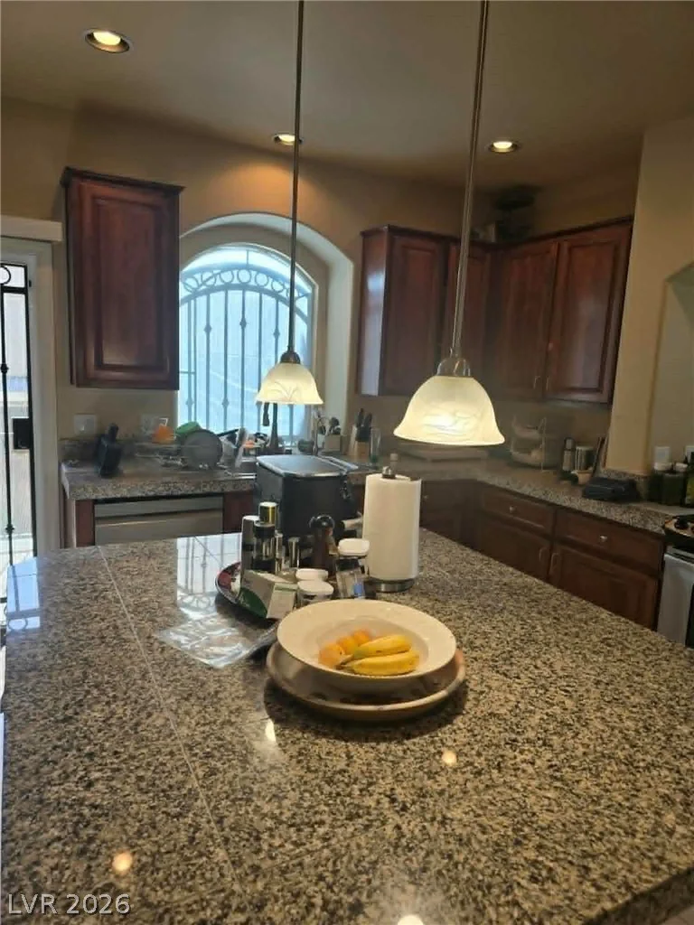 8451 Blackstone Ridge, Las Vegas, NV 89139