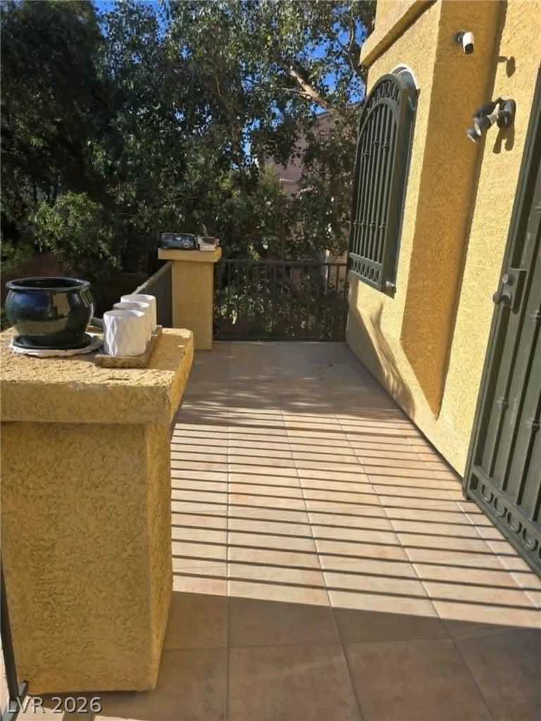 8451 Blackstone Ridge, Las Vegas, NV 89139
