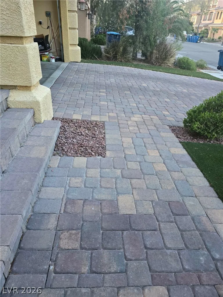 8451 Blackstone Ridge, Las Vegas, NV 89139