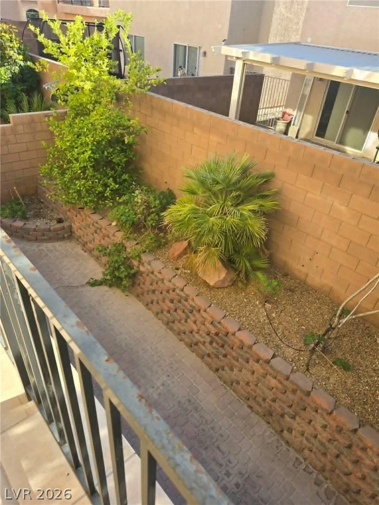 8451 Blackstone Ridge, Las Vegas, NV 89139
