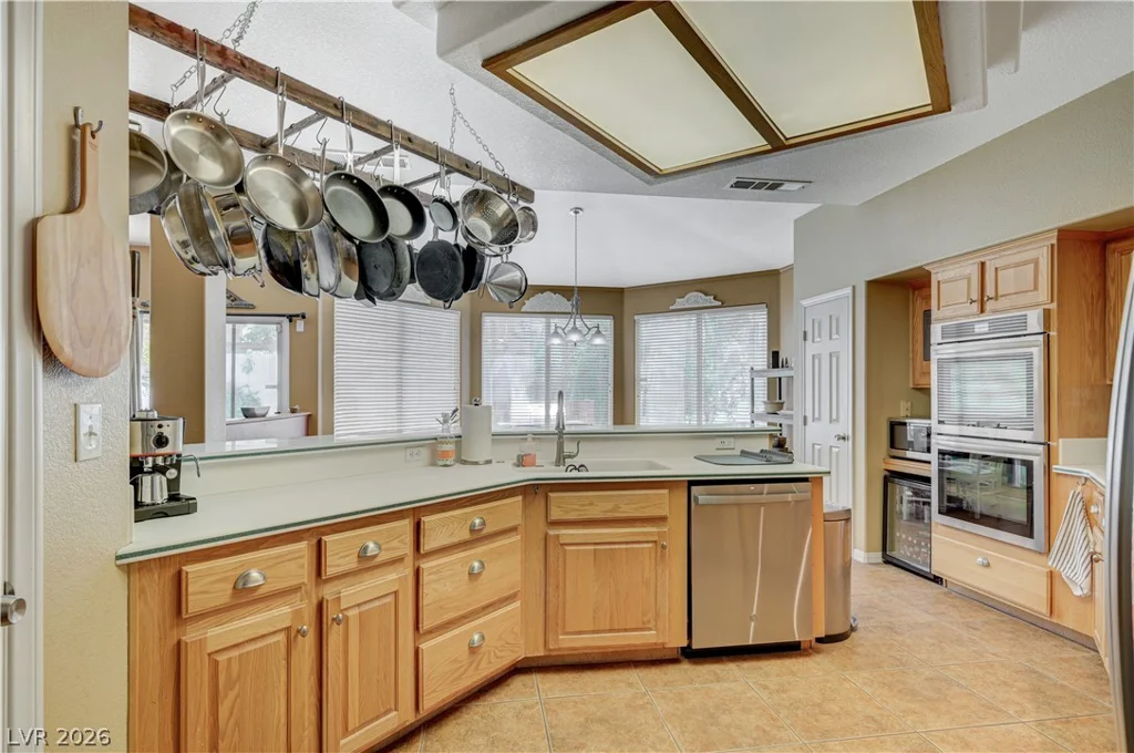 8429 Bay Point, Las Vegas, NV 89128