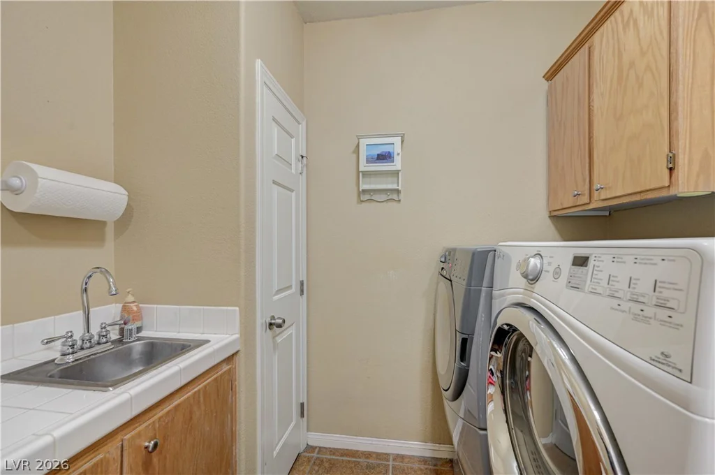 8429 Bay Point, Las Vegas, NV 89128