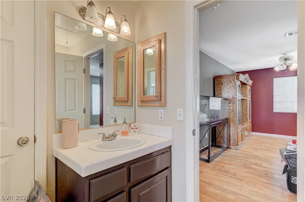 8429 Bay Point, Las Vegas, NV 89128