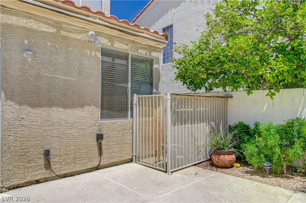8429 Bay Point, Las Vegas, NV 89128