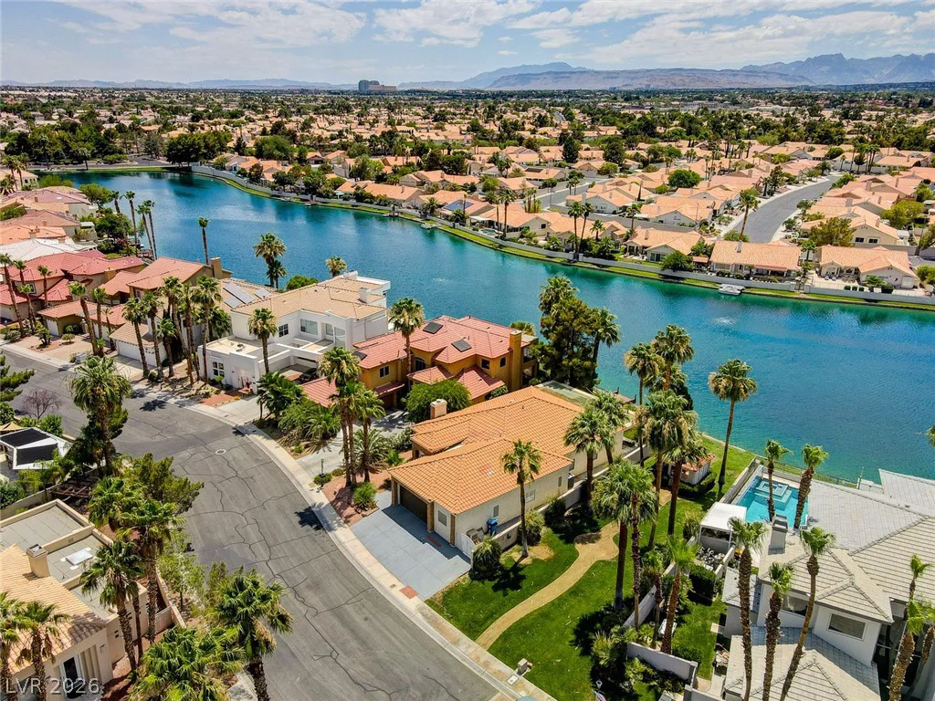 8429 Bay Point, Las Vegas, NV 89128