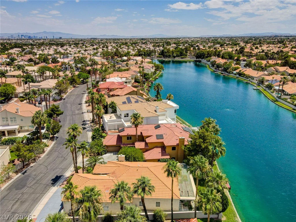 8429 Bay Point, Las Vegas, NV 89128