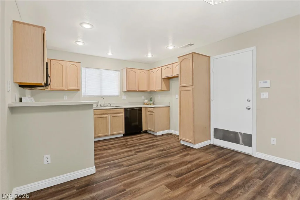 6035 Ghost Town, Las Vegas, NV 89118