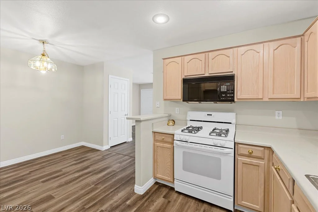 6035 Ghost Town, Las Vegas, NV 89118
