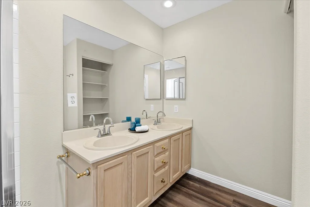 6035 Ghost Town, Las Vegas, NV 89118