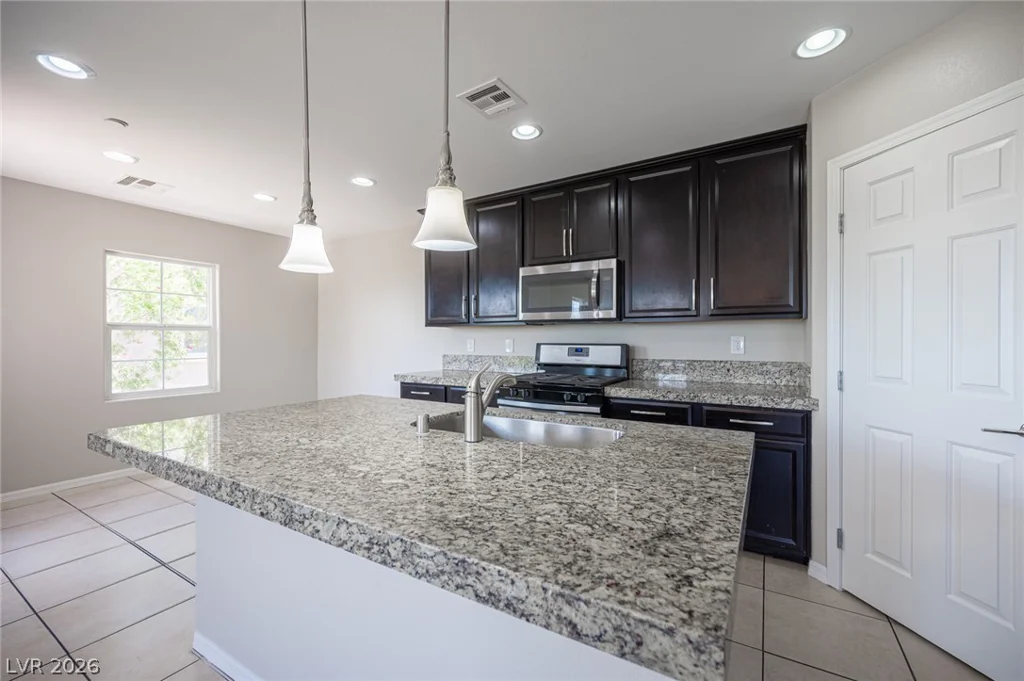 9916 Sable Point, Las Vegas, NV 89178