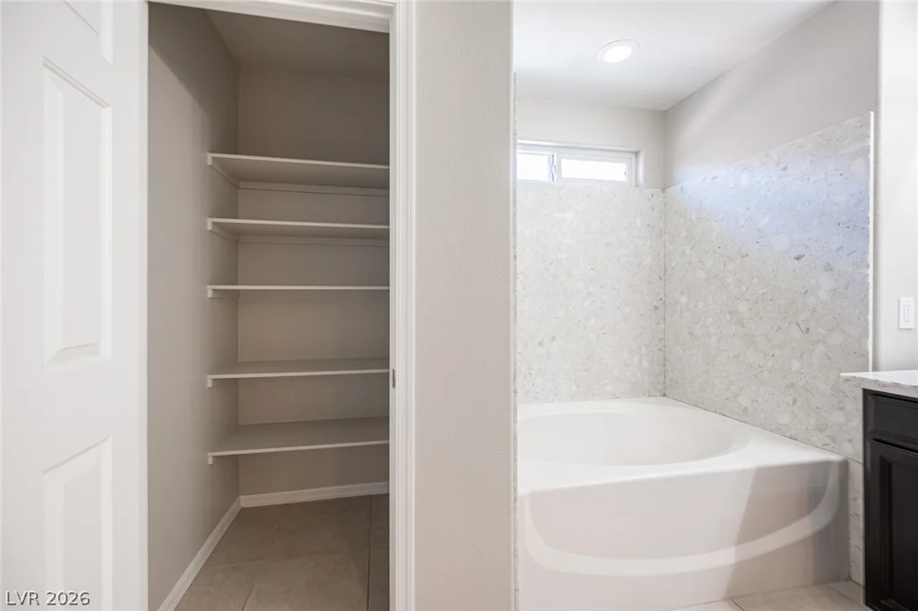 9916 Sable Point, Las Vegas, NV 89178
