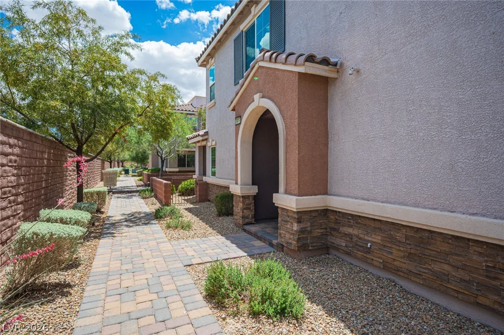 9916 Sable Point, Las Vegas, NV 89178