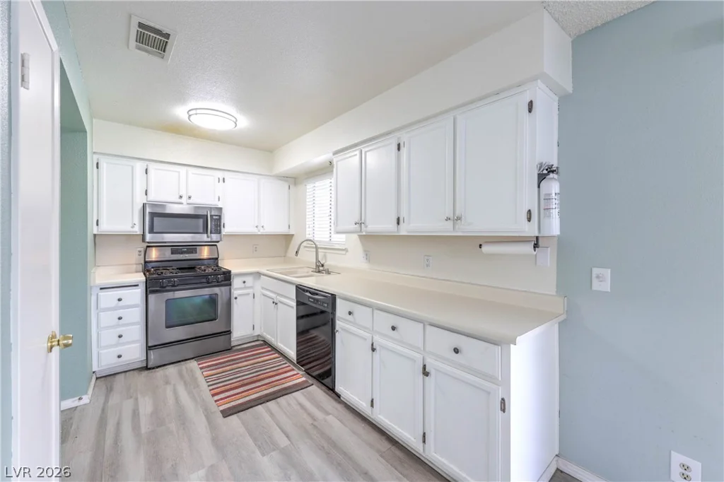 581 Carleton, Henderson, NV 89014