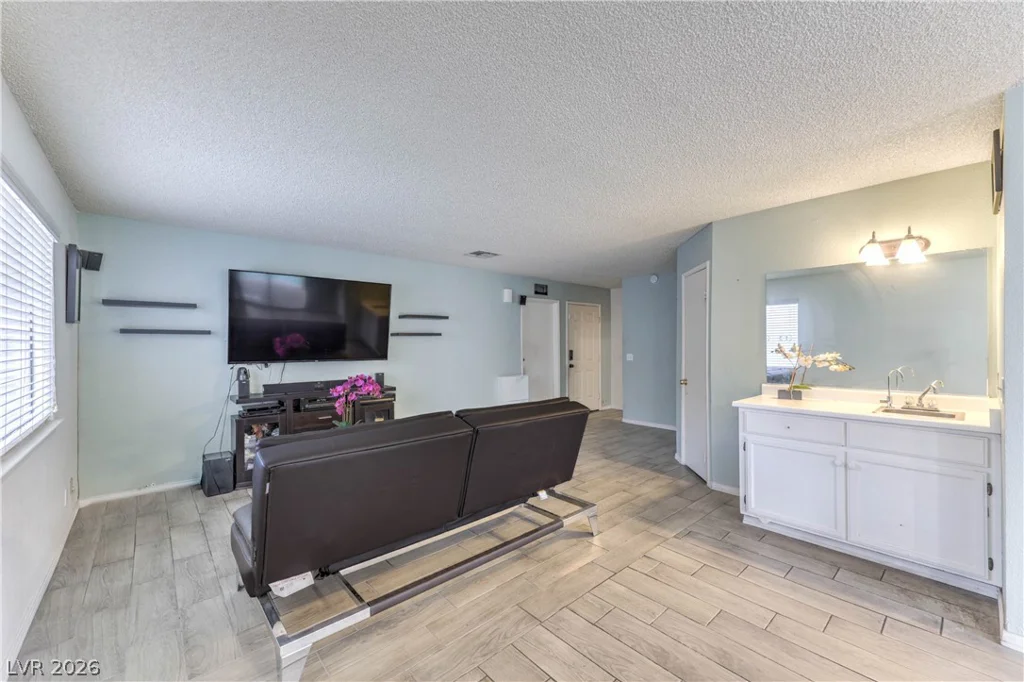 581 Carleton, Henderson, NV 89014