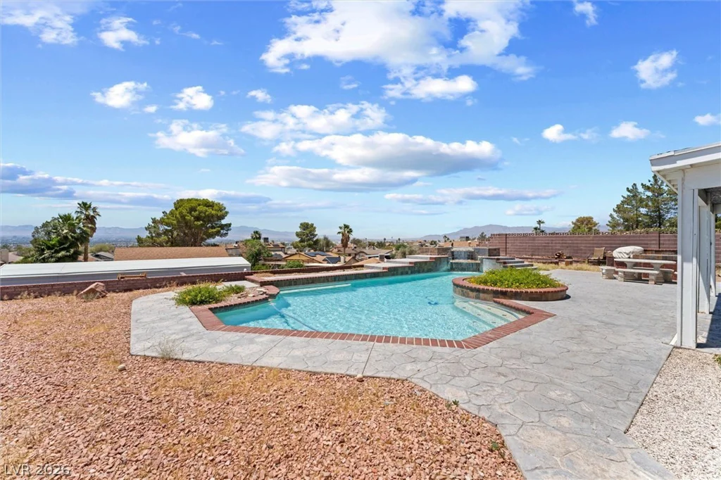 1745 Elderberry, Las Vegas, NV 89156