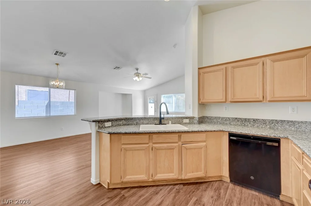 635 Castlebridge, Las Vegas, NV 89123