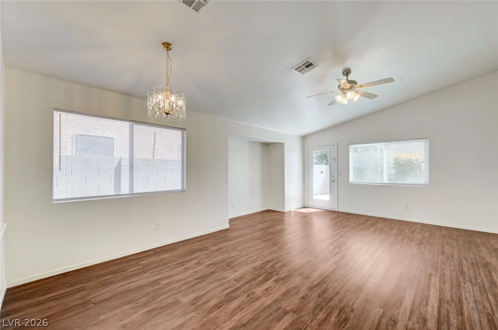 635 Castlebridge, Las Vegas, NV 89123