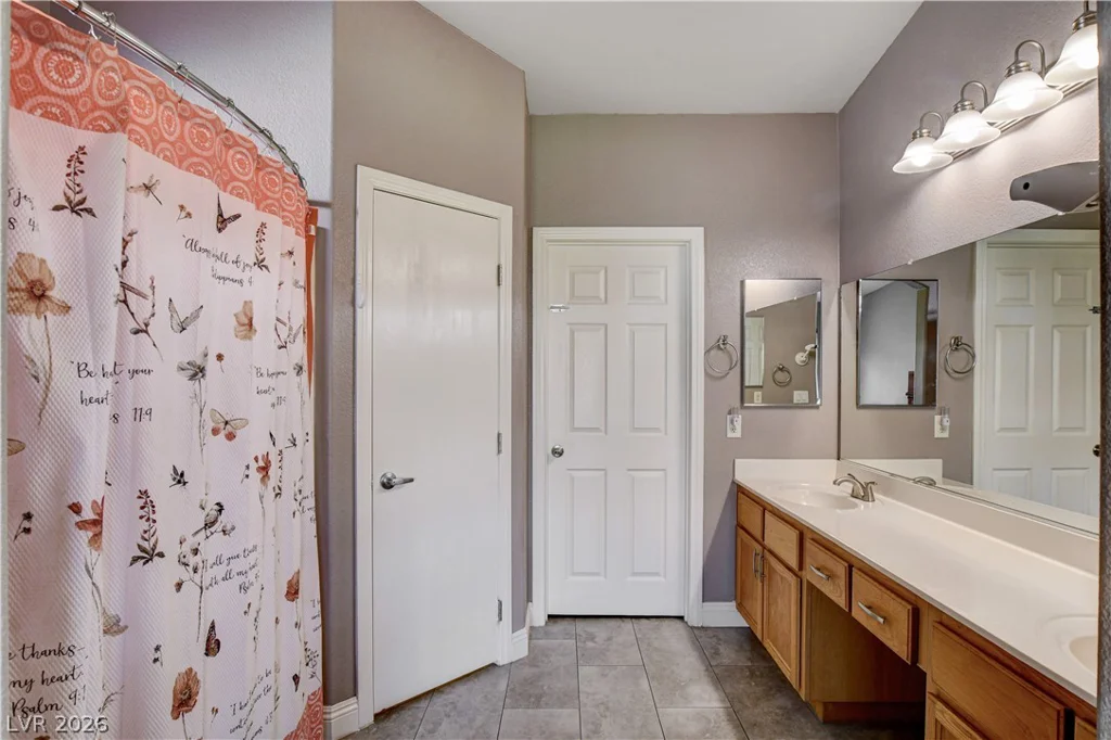 910 Cobblestone Cove, North Las Vegas, NV 89081