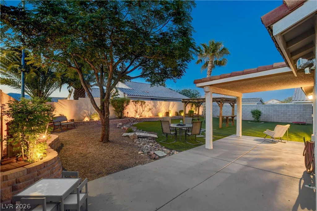 910 Cobblestone Cove, North Las Vegas, NV 89081