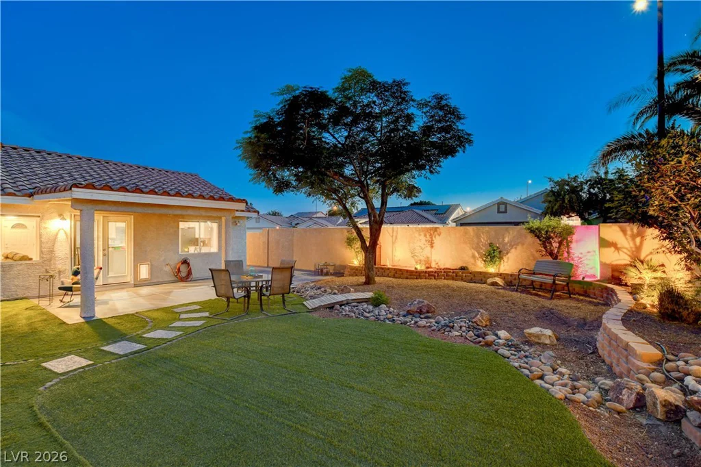 910 Cobblestone Cove, North Las Vegas, NV 89081
